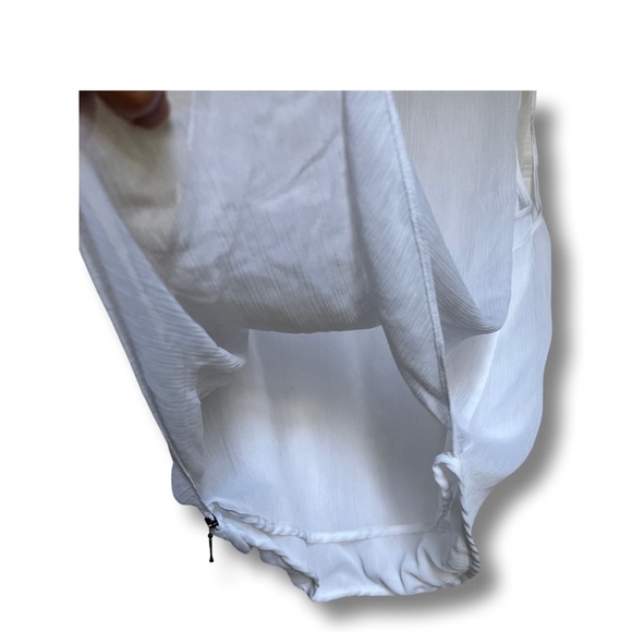 Banana Republic sleeveless top - Picture 2 of 4